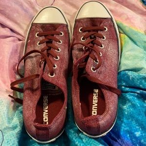 Converse Maroon & Silver size: US 10 UK 8 EUR 41.5
